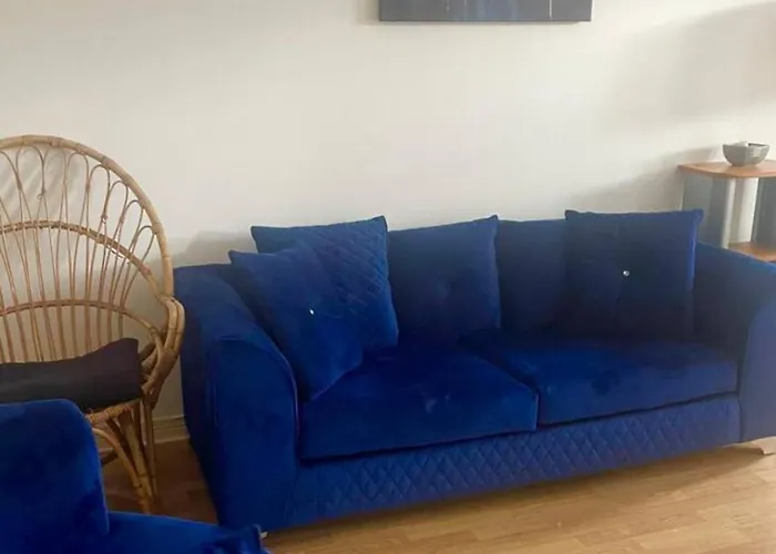 Edi - - 3 Bedroom Apartment