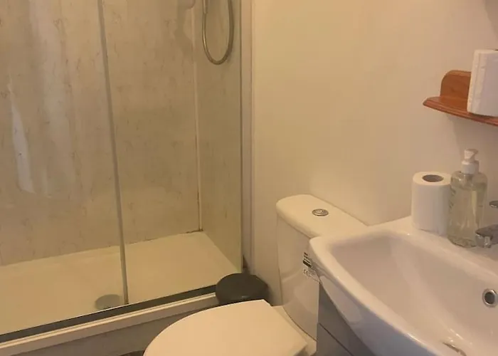 Edi - - 3 Bedroom * Edinburgh