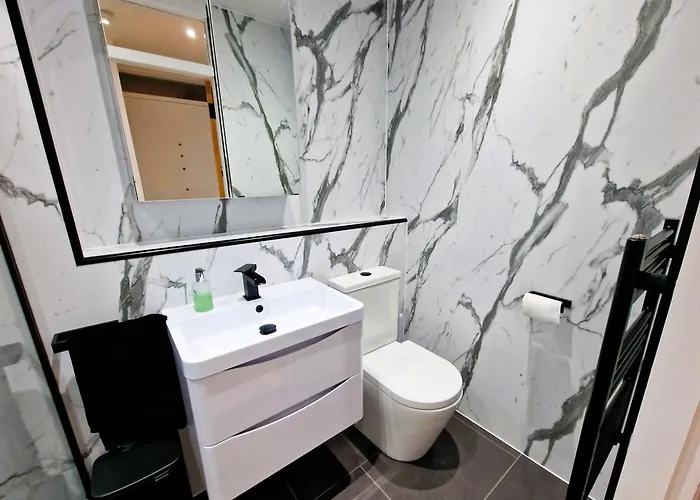 Centre Of Edinburgh's Historic Old Town - Blair Street - Sleeps 4 * Edinburgh