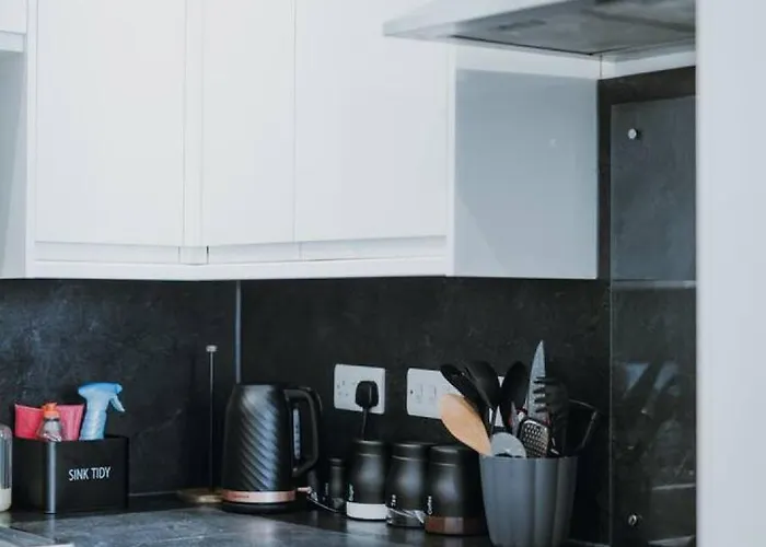 Modern In Leith Apartment