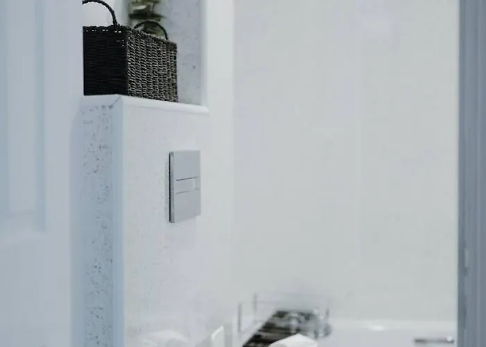 Apartment Modern In Leith Edinburgh