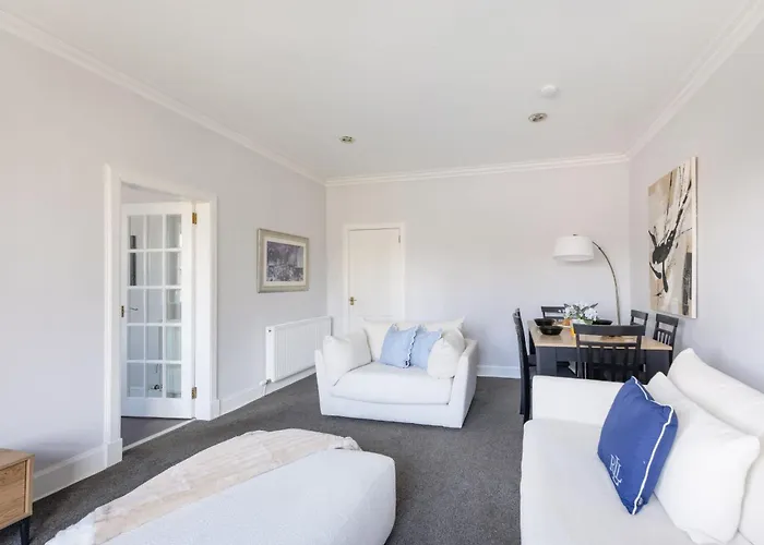 Bnbnova - 2br - West End - Near Castle *