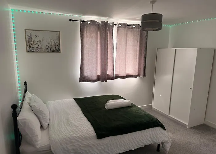 One Bedroom Near Royal Infirmary & Easy Access To Centre Apartment Edinburgh