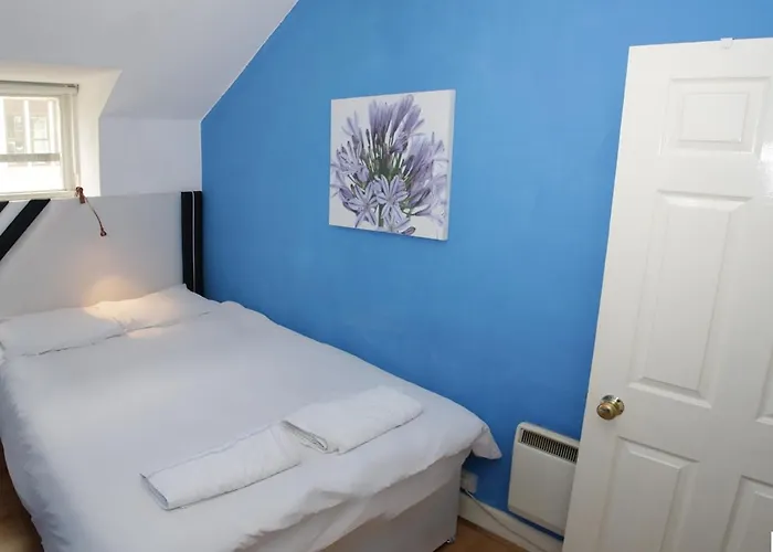 Two Bedroom In Newtown Edinburgh