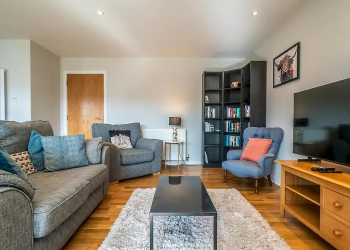Bright Floor Haven Modern 2br In - Pass The Keys Apartment Edinburgh