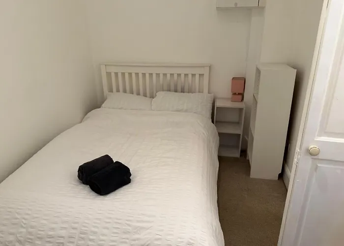 Cosy 1-bed On Seafield Road Apartment