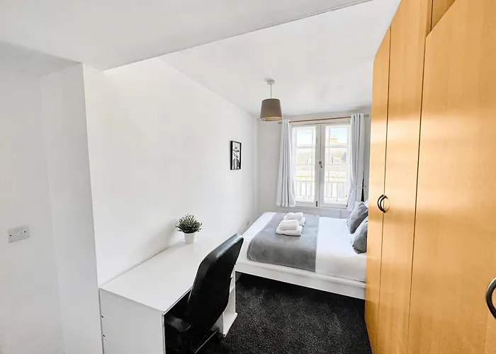 3 Bedroom Next To Royal Mile & Castle *