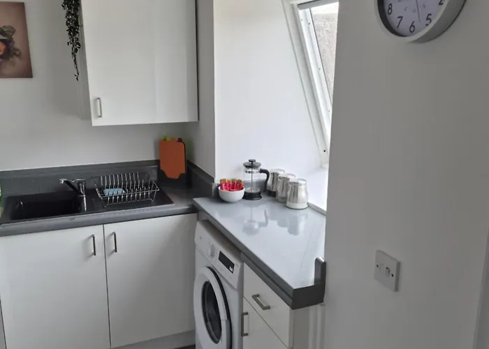 Apartment Cozy 2bdr Close To Free Parking Fast Wi-fi Edinburgh