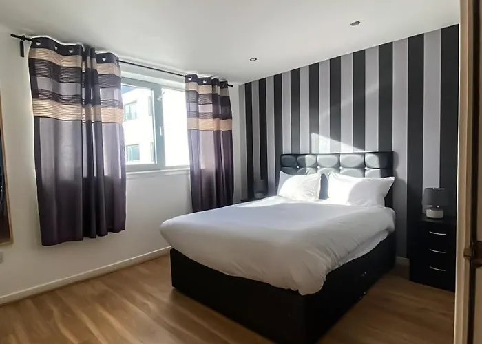 Modern * Edinburg