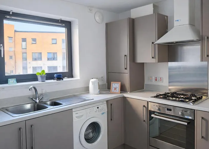 Anna Flat-spacious 2 Bed Flat With Free Parking And Quite Area