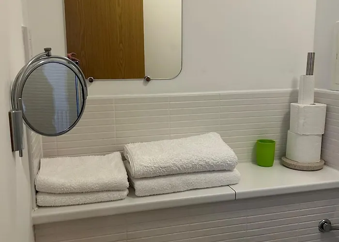 Spacious Modern 3-bedroom With Balcony & Free Parking Near Centre Apartment Edinburgh