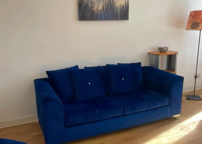 Edi - - 3 Bedroom Apartment
