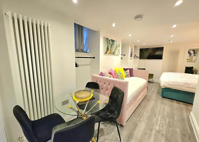 Stylish & Design Apartment- 3 Beds * Edinburgh