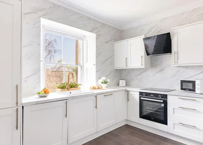 Bnbnova - 2br - West End - Near Castle