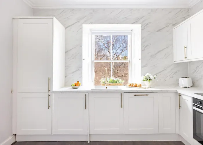 Bnbnova - 2br - West End - Near Castle Apartment