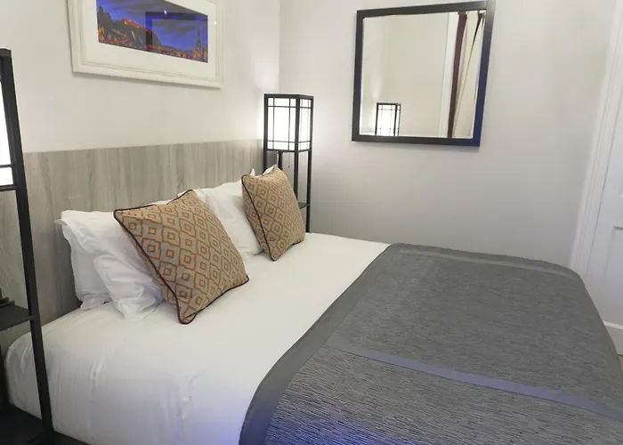 Apartment The Fetlock At Hill Square