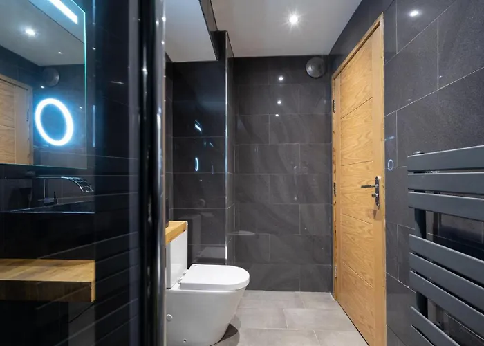 Elegant Stockbridge 3 Bdrm On The Canal Edinburgh