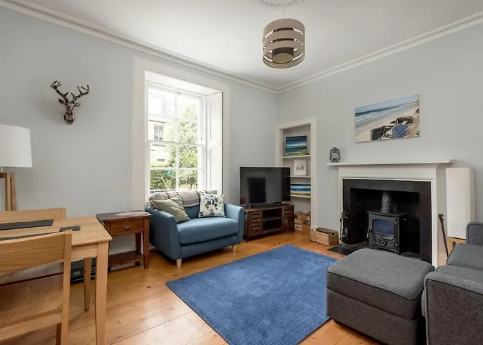 Cobblestone Colony Stockbridge Apartment