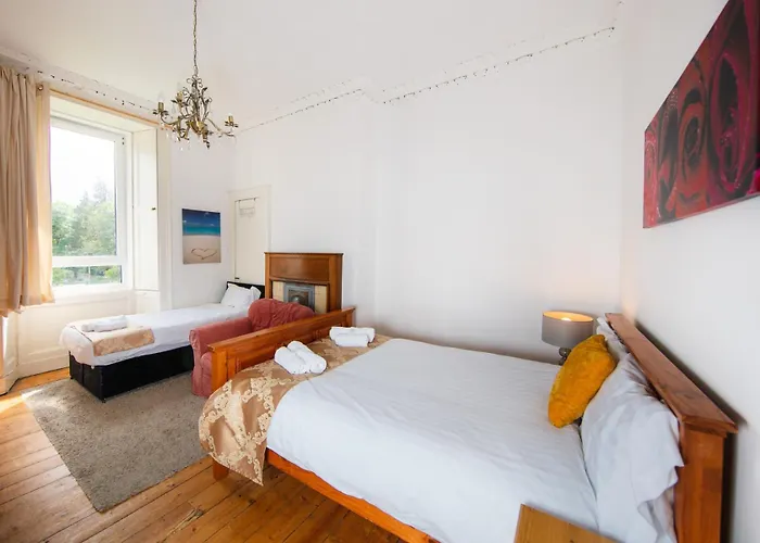 4 Bdrm Cosy By The Meadows Edinburgh