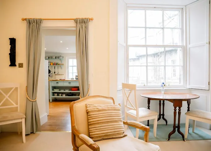 1 Bedroom In Historic Georgian Townhouse * Edinburgh