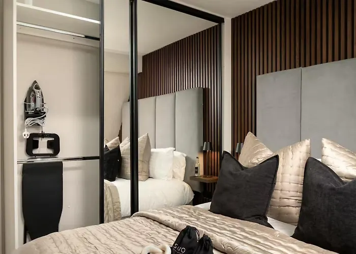 - Sleeps 2 - Royal Mile Close Apartment *