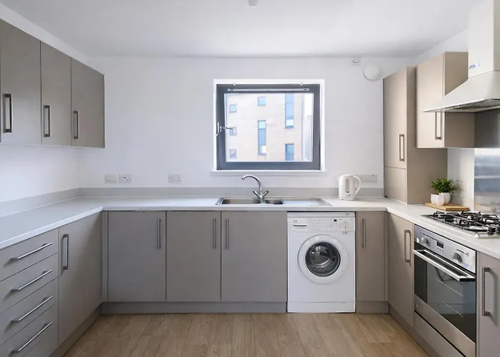 Anna Flat-spacious 2 Bed Flat With Free Parking And Quite Area