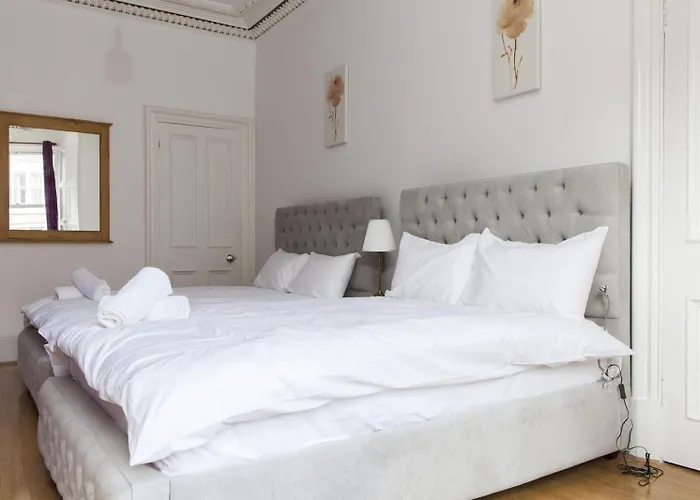 Lovely 3 Bdrm By Meadows Apartment