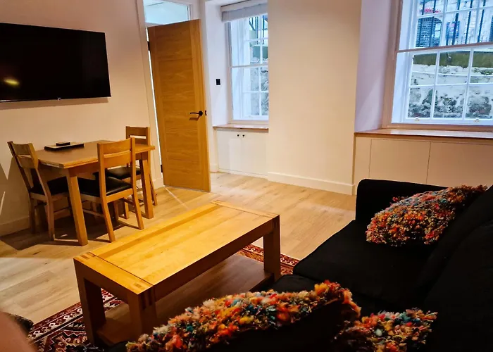 Centre Of Edinburgh's Historic Old Town - Blair Street - Sleeps 4 Edinburgh