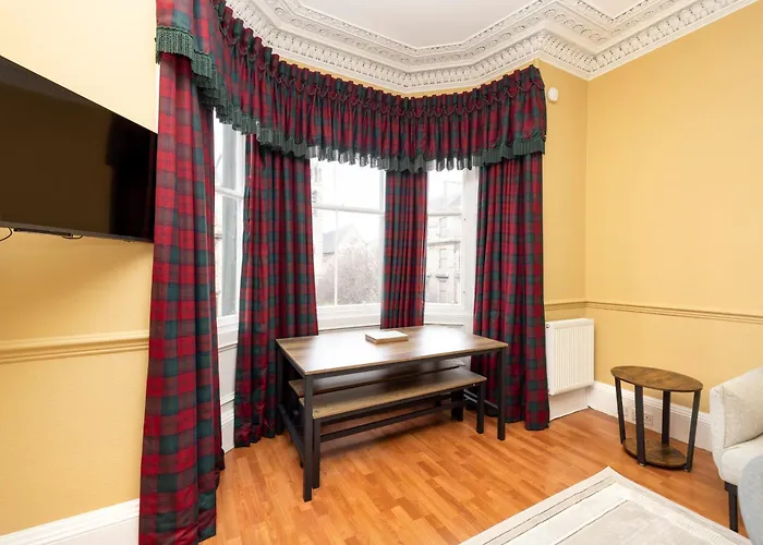 Apartment Stylish Southside Flat Near Old Town *