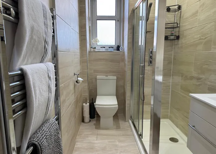 Apartment Stylish Leith Tram To Centre & Airport Edinburgh