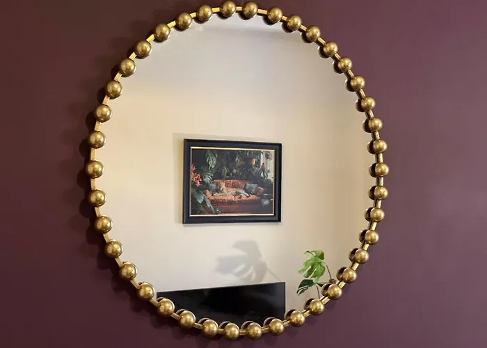 Stylish With Fast Wi-fi & Parking