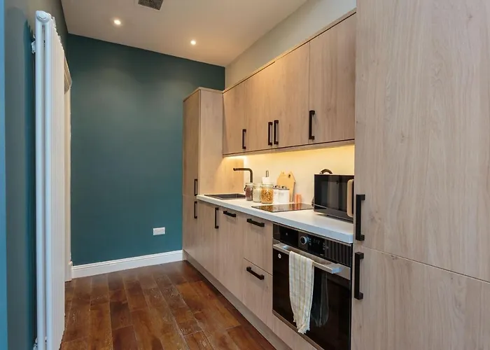 Apartment Old Town Modern Retreat - Near The Castle *