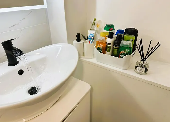 Apartment 3 Bedroom Next To Royal Mile & Castle