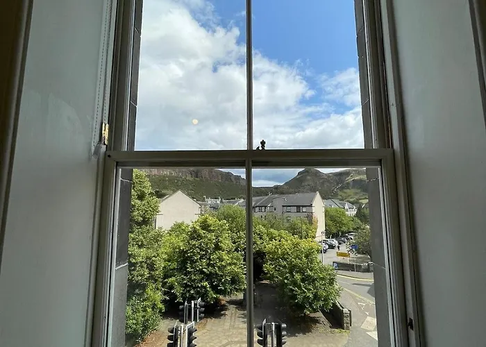Flat, Arthur Seat View, Walking Distance To Castle Apartment Edinburgh