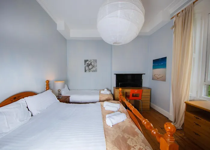 Apartamento 4 Bdrm Cosy By The Meadows
