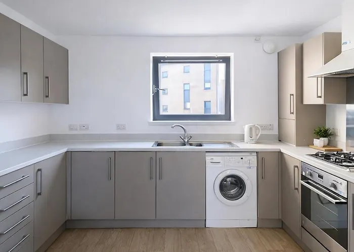 Anna Flat-spacious 2 Bed Flat With Free Parking And Quite Area Apartment