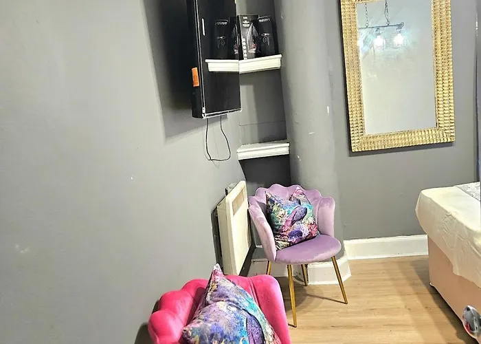 Apartment Beautiful 1 Bed Apmt- Stylish And *