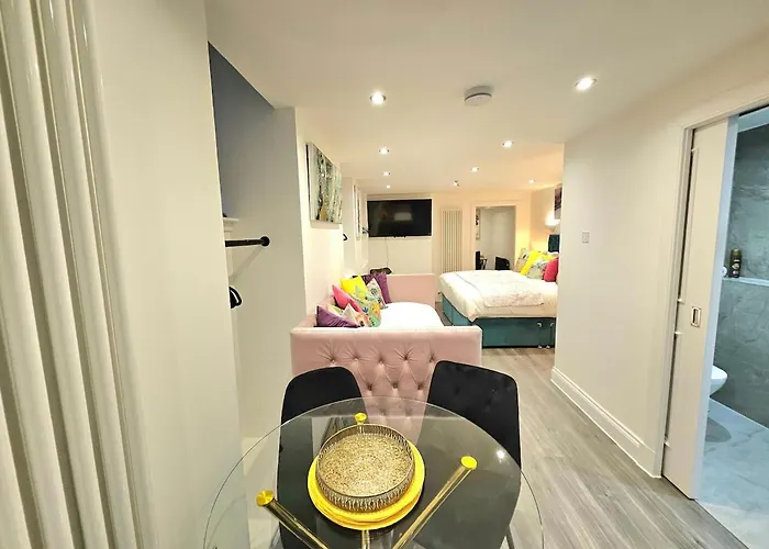 Stylish & Design Apartment- 3 Beds * Edinburgh