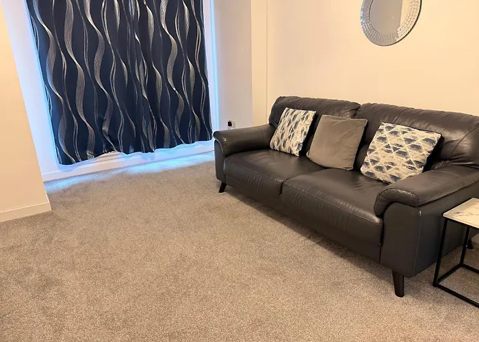 One Bedroom Near Royal Infirmary & Easy Access To Centre Apartment Edinburgh