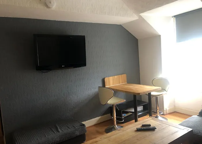 Apartment Two Bedroom In Newtown *