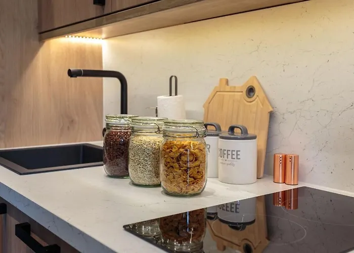 Old Town Modern Retreat - Near The Castle