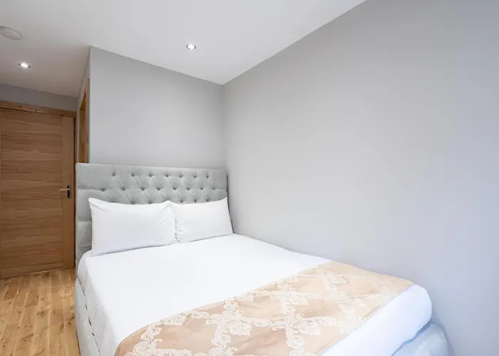Elegant Stockbridge 3 Bdrm On The Canal * Edinburgh