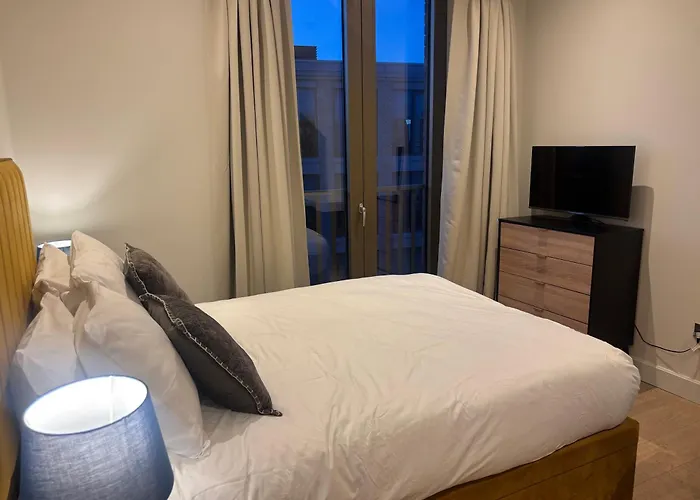 Stunning And Three Bedroom Penthouse With Roof Terrace Apartment