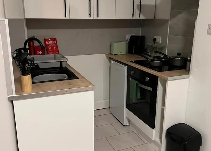 Apartment Parking - Sleep 3 - 1 Bedroom - Easy Access