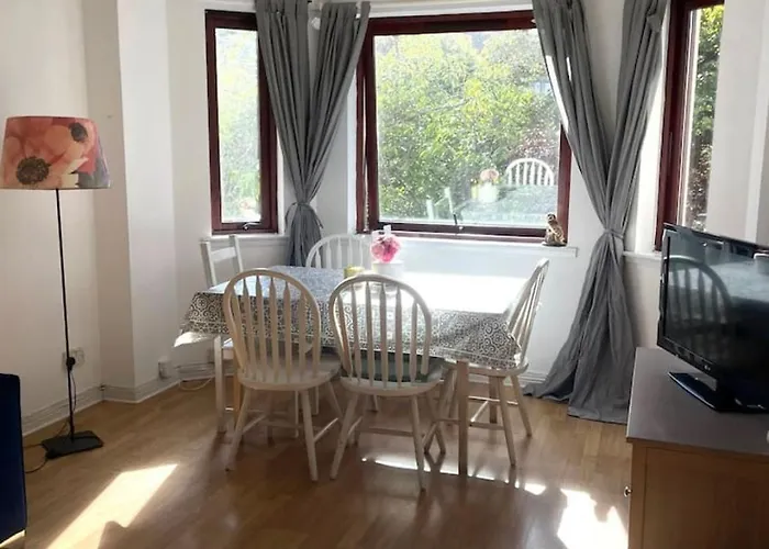Edi - - 3 Bedroom Edinburgh