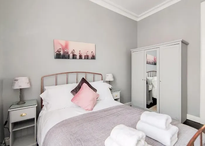 Beautiful Georgian New Town 2 Bed Edinburgh