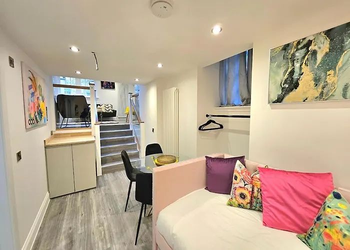 Stylish & Design Apartment- 3 Beds Apartment