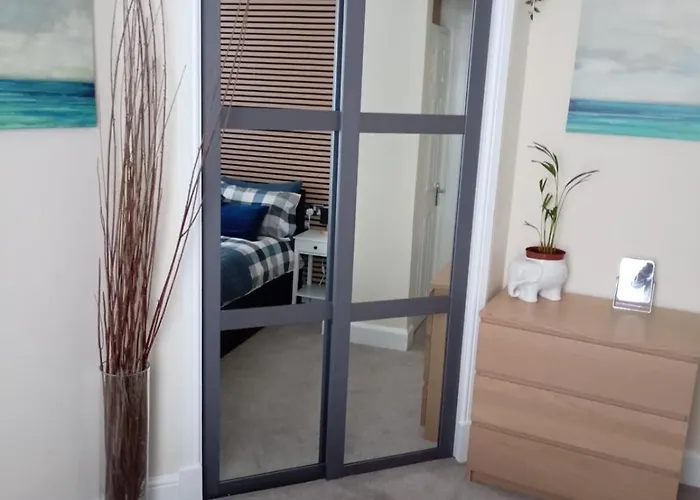 Apartment Stylish Leith Tram To Centre & Airport Edinburgh