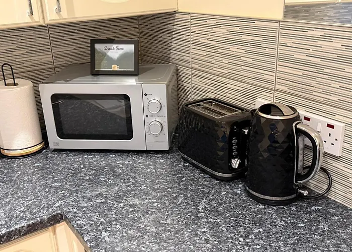 Stylish With Fast Wi-fi & Parking Apartment *