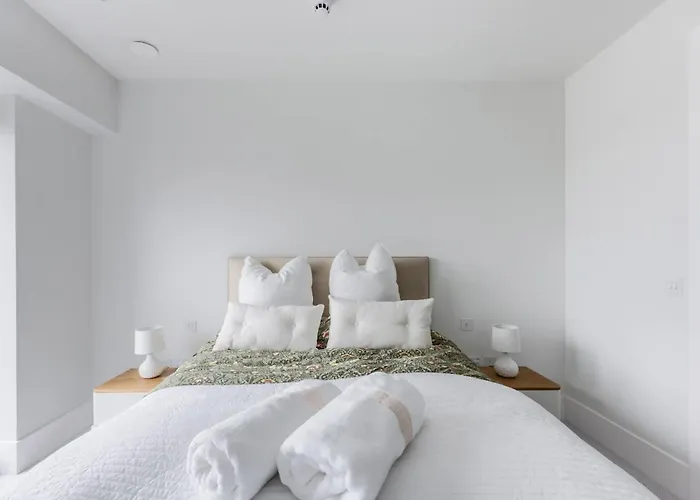 Bnbnova - Royal Mile & Castle - 3br 2ba Penthouse Apartment *